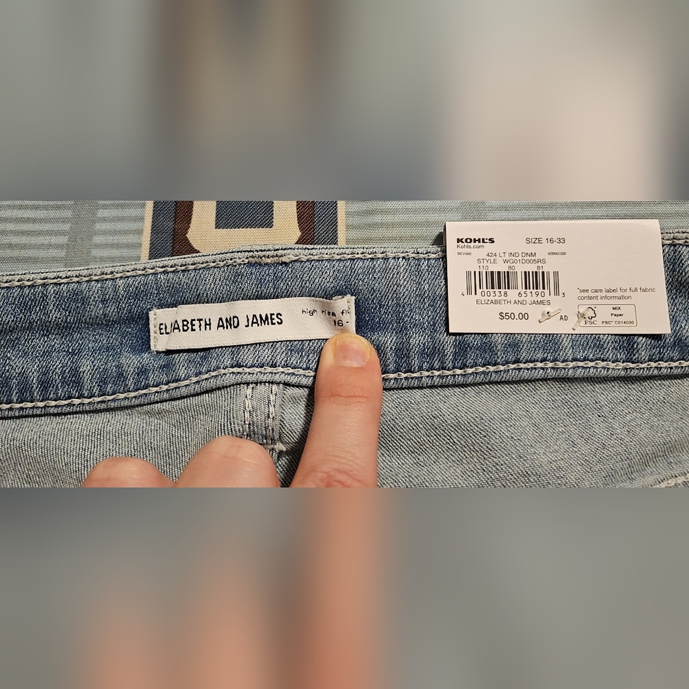 Elizabeth and James jeans - Picture 3 of 5